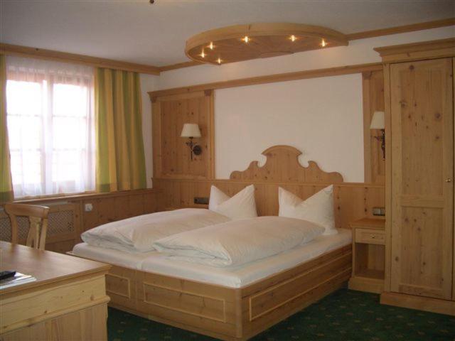 Gasthof & Hotel Jaegerwirt Aufhofen Phòng bức ảnh